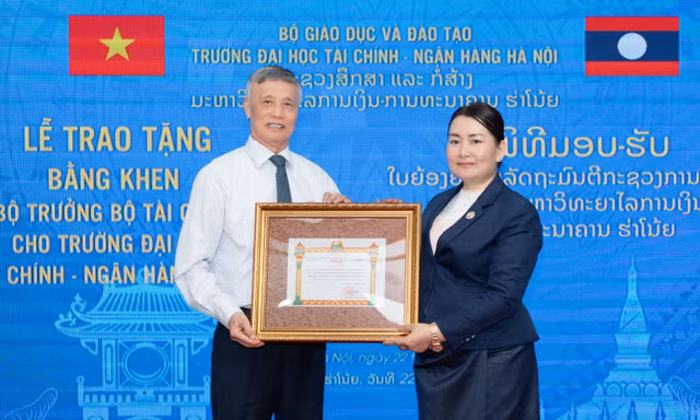 Trường ĐH Tài chính - Ngân hàng Hà Nội bồi dưỡng quản trị doanh nghiệp cho cán bộ Lào: Dấu ấn hợp tác giáo dục sâu rộng