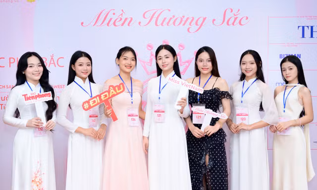 Vượt đường dài xuyên đêm ra Thủ đô, dàn người đẹp Trường Đại học Vinh tự tin chinh phục sơ khảo Hoa hậu Việt Nam 2026