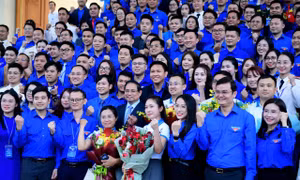 Thủ tướng nhắn nhủ '6 tiên phong': Người trẻ gạt tư duy bằng cấp, dám bước vào vùng chưa có lối mòn