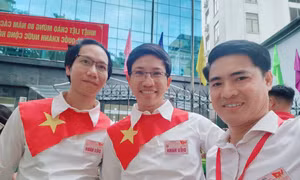 Điều đặc biệt của gương mặt trẻ Việt Nam tiêu biểu tham gia khối Trí thức Việt Nam diễu hành A80