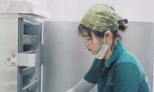 Góc khuất sau những phiên livestream triệu view 