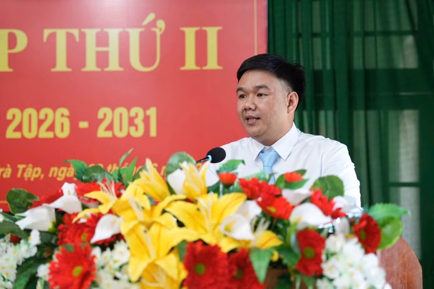 ong-nguyen-the-anh-chu-tich-ubndf-xa-tra-tap.jpg