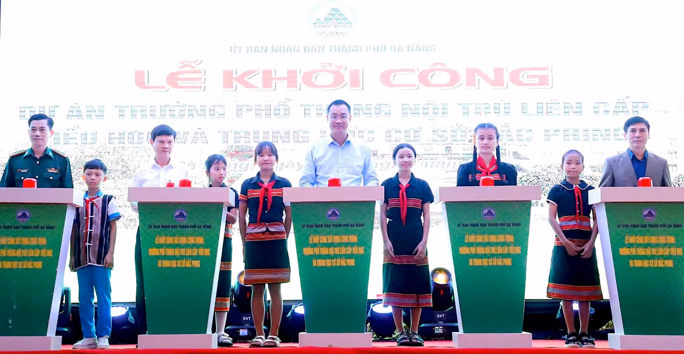 bi-thu-quang-du-khoi-cong-truong-noi-tru-lien-cap.jpg