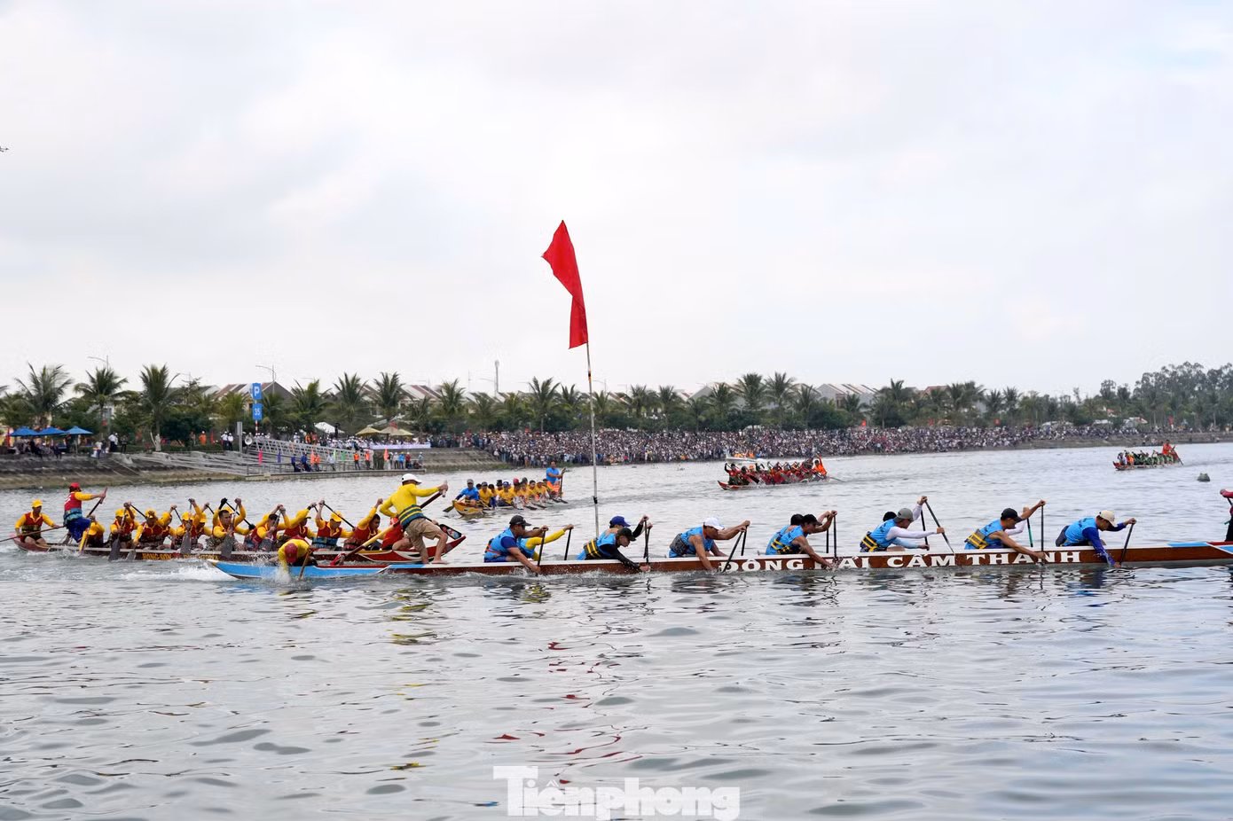 tp-le-hoi-dua-thuyen-duy-nghia.jpg