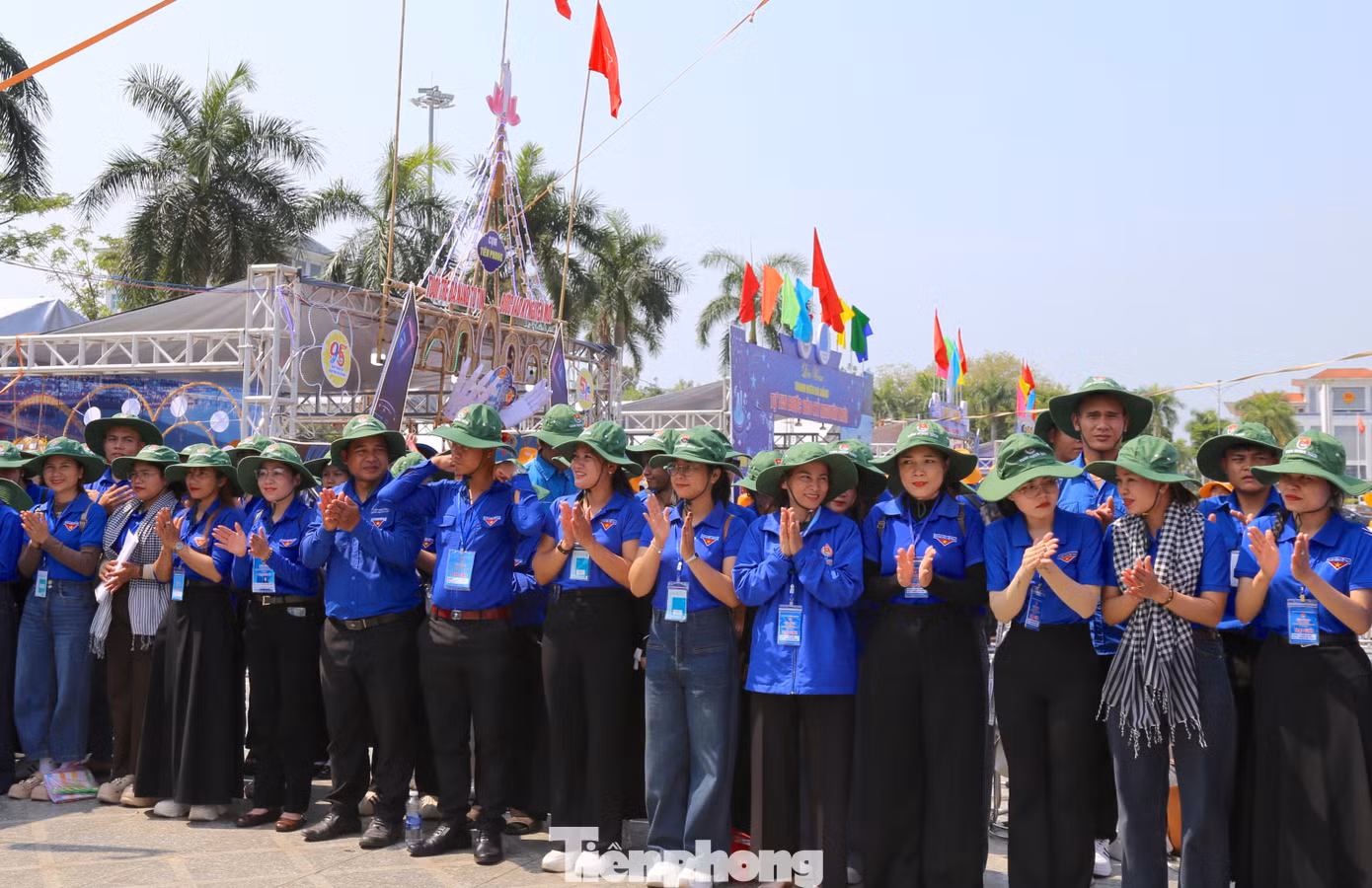 tp-lien-hoan-thanh-nien.jpg