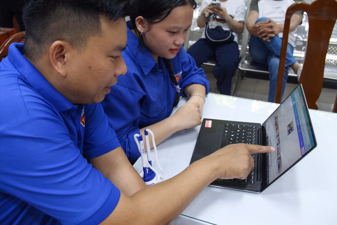 bai-2-a1-lam-video-huong-dan-2.jpg