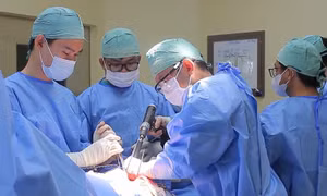 Đau háng kéo dài, coi chừng tàn phế vì hoại tử xương