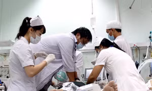 Nghiện thuốc lá, người đàn ông suýt chết vì thuyên tắc phổi nặng 