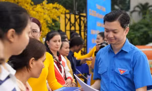 Sinh viên nhận vé về Tết miễn phí qua chương trình ‘Mang Tết về nhà’