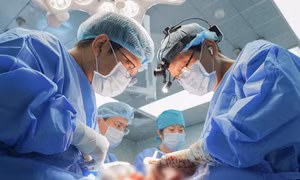Bác sĩ cảnh báo 'cơn bão hoàn hảo' gây đột quỵ dịp Tết
