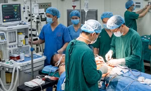 Đại phẫu cứu người đàn ông bị 'hỏng súng, mất đạn' do tai nạn giao thông 