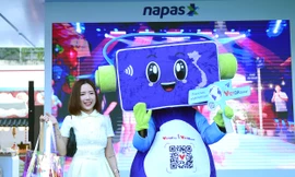 GenZ háo hức trải nghiệm 'một chạm’ của NAPAS tại Ngày thẻ Việt Nam 2025