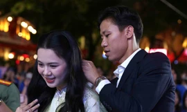 Cầu thủ Quế Ngọc Hải tặng vợ món quà đặc biệt