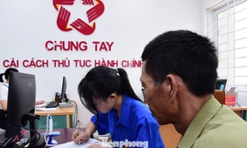 Dấu son điểm chỉ ở trung tâm phục vụ hành chính công xã biên giới