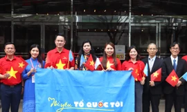 Từ tình yêu Tiếng Việt đến lễ chào cờ 'Tôi yêu Tổ quốc tôi' của giáo sư Nhật Bản