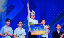 Nam sinh Khánh Hòa ngược dòng giành vòng nguyệt quế Olympia