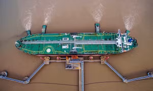 Trung Quốc âm thầm mở lối cho tàu qua eo biển Hormuz