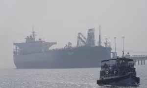 Iran cho phép các tàu 'không thù địch' qua eo biển Hormuz