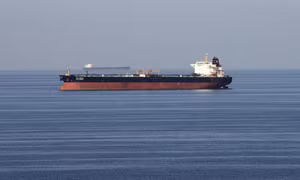 Mỹ ban hành hướng dẫn mới với tàu qua eo biển Hormuz giữa căng thẳng với Iran
