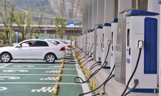 Bộ Công Thương đề xuất quy chuẩn mới về trạm sạc xe điện
