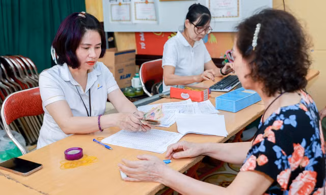 Vụ cụ bà 97 tuổi nhận lương hưu: Giám đốc BHXH lên tiếng, đề xuất bỏ giới hạn giấy ủy quyền