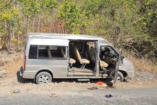 Thêm hai người tử vong trong vụ lật xe khách trên đèo Tô Na