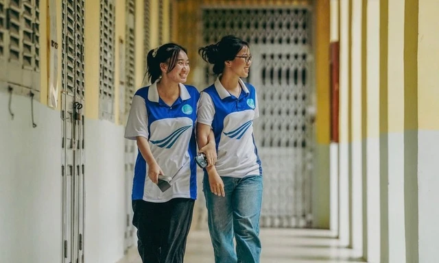 Sinh viên sư phạm 'mòn mỏi' chờ hỗ trợ