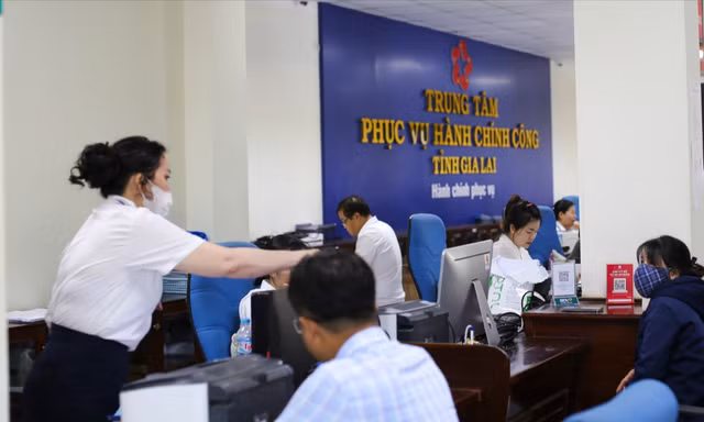 Cán bộ một cửa Gia Lai phải thực hiện ‘4 xin, 4 luôn’
