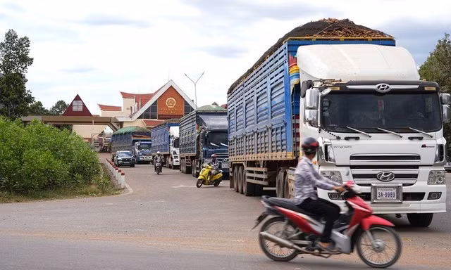 Lý do nông sản, thực phẩm nhập khẩu 'đứng hình' cận Tết