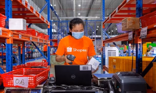 Bộ Công Thương nói gì về việc Shopee, TikTok Shop tăng phí?