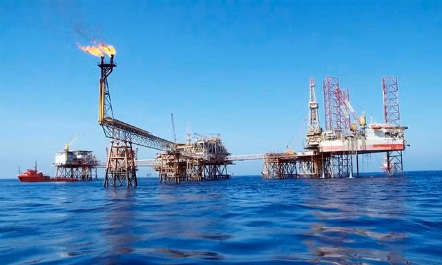 Petrovietnam đề xuất dừng xuất khẩu dầu thô, ưu tiên phục vụ trong nước