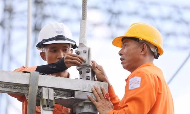Áp dụng giá điện 2 thành phần: Ai hưởng lợi?