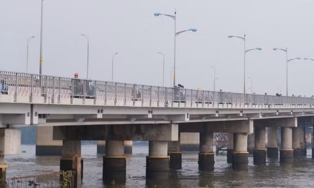 Cấm ô tô qua cầu Bình Triệu 1, TPHCM đến 30/11