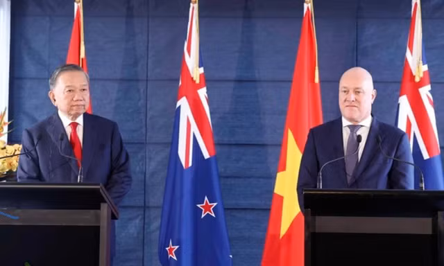 Tổng Bí thư, Chủ tịch nước và Thủ tướng New Zealand gặp gỡ báo chí