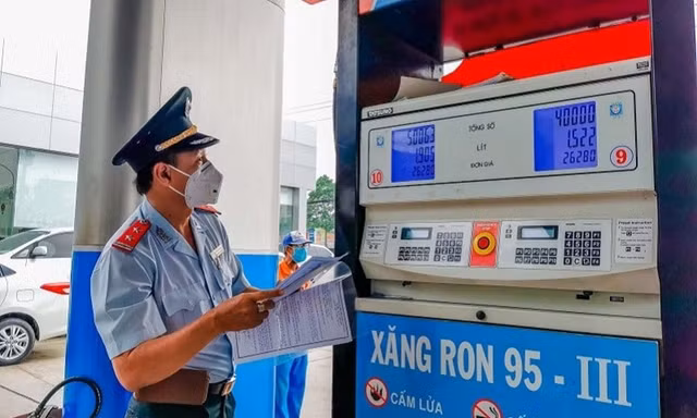 Bộ Công Thương yêu cầu kiểm tra 180 thương nhân phân phối xăng dầu