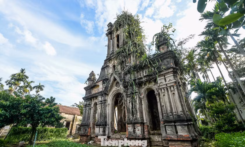 Nhà thờ bỏ hoang ở Ninh Bình