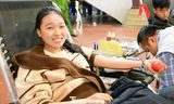 Nữ sinh muộn giờ thực tập để hiến máu, lần thứ 8 trao 'giọt hồng'