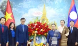Bí thư thứ nhất T.Ư Đoàn Bùi Quang Huy chúc mừng Đại sứ quán Lào dịp 50 năm Quốc khánh
