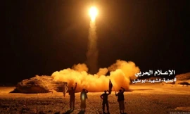 Còi báo động vang rền, Israel bị tấn công bằng tên lửa siêu vượt âm