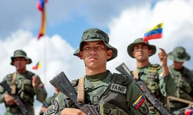 Mỹ điều khí tài đến Caribe, Venezuela đặt quân đội trong tình trạng báo động