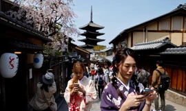 Trung Quốc siết cảnh báo an ninh, khuyến cáo công dân về du học Nhật Bản