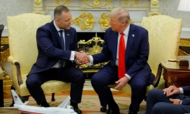 Tổng thống Donald Trump nói có thể đưa thêm lính Mỹ đến Ba Lan