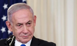 Thủ tướng Israel xuất hiện tại tòa án