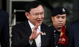 Thực hư tin cựu Thủ tướng Thái Lan Thaksin mua pizza đãi 6.500 cán bộ trại giam và bạn tù