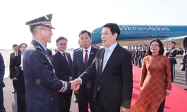 Chủ tịch nước Lương Cường đến Hàn Quốc, bắt đầu tham dự Tuần lễ Cấp cao APEC 2025