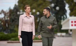 Tổng thống Ukraine đi trực thăng đến dinh thự của Thủ tướng Đan Mạch 