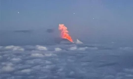 Núi lửa 'thức giấc' lần đầu tiên trong 600 năm sau động đất cực mạnh ở Kamchatka