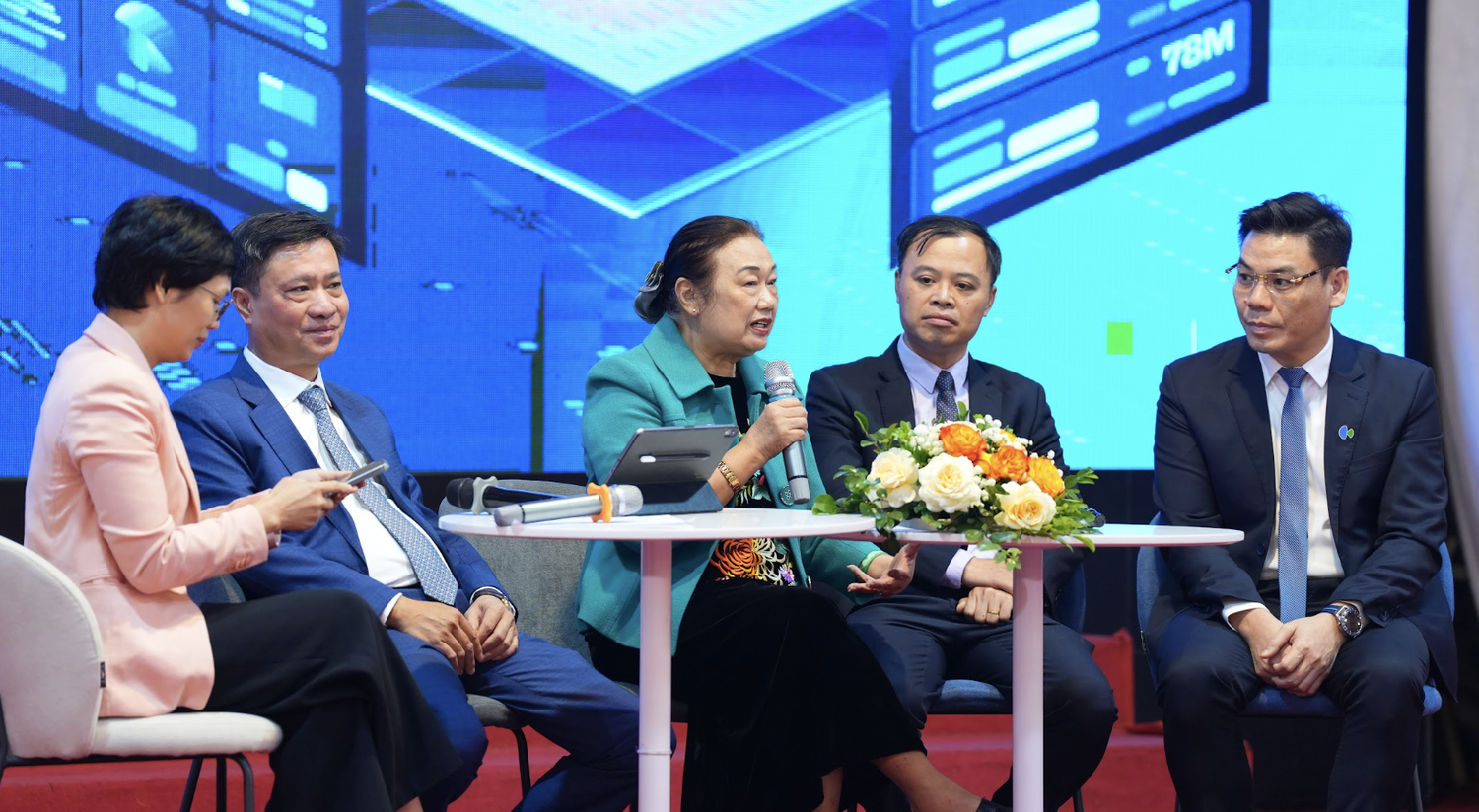 Chuyên gia thuế 'gọi tên' Hoàng Hường, Hằng Du Mục, Ngân 98, Mailisa