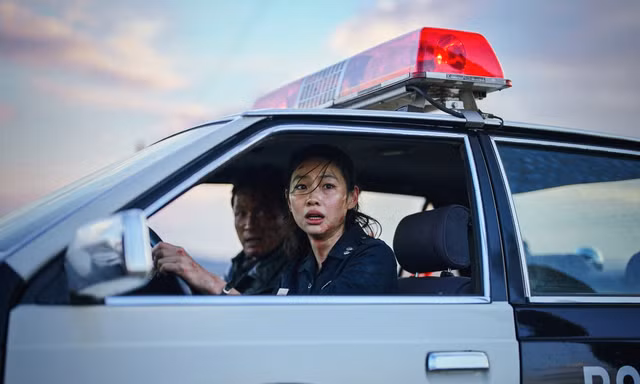 'Hope' liệu có vượt qua được 'The King's Warden'?