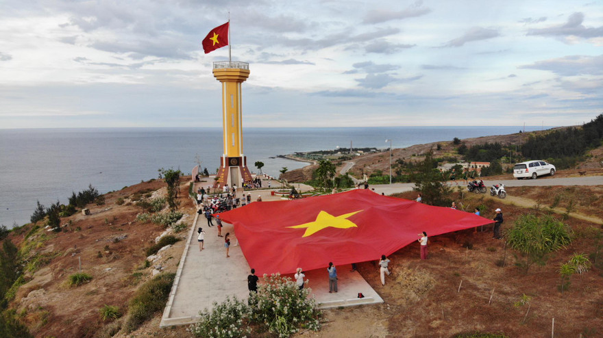 Tiền Phong Marathon 2020: Chạy giữa đại dương 